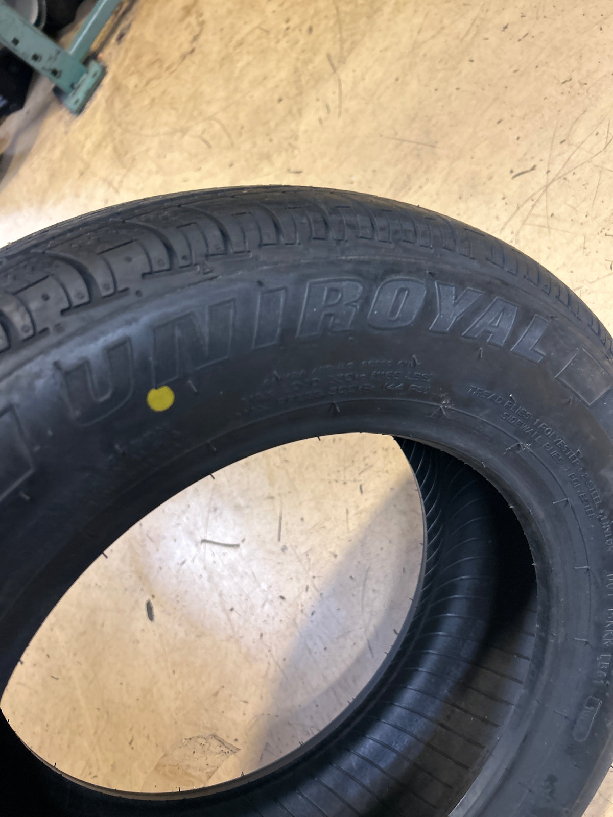UNIROYAL TIGER PAW TOURING A/S BSW P195 60 14 86H ALL SEASON TIRE 32461