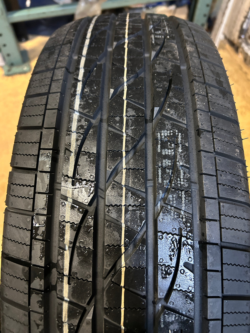 FIRESTONE DESTINATION HLT BSW P 235 65 17 104H ALL SEASON TIRE 013766