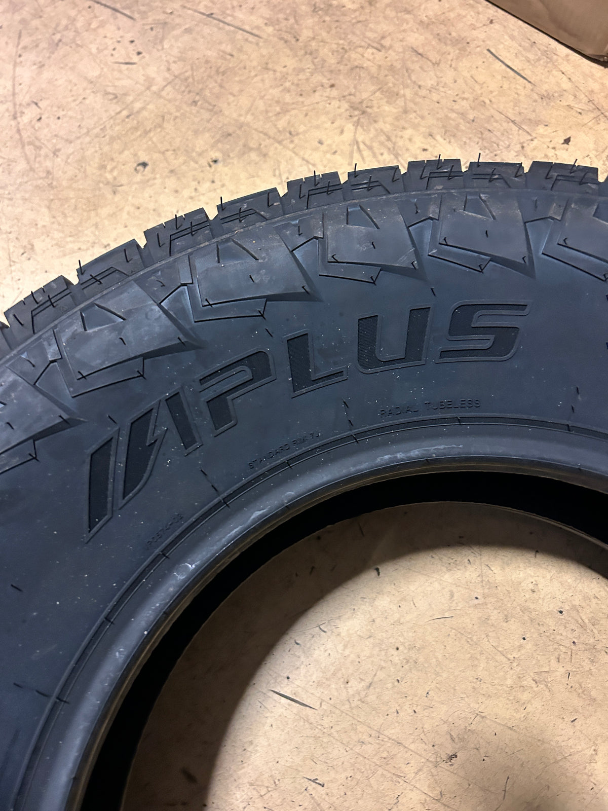 APLUS SHREDDER AT BSW P 245 75 16 111T ALL TERRAIN TIRE 20001503