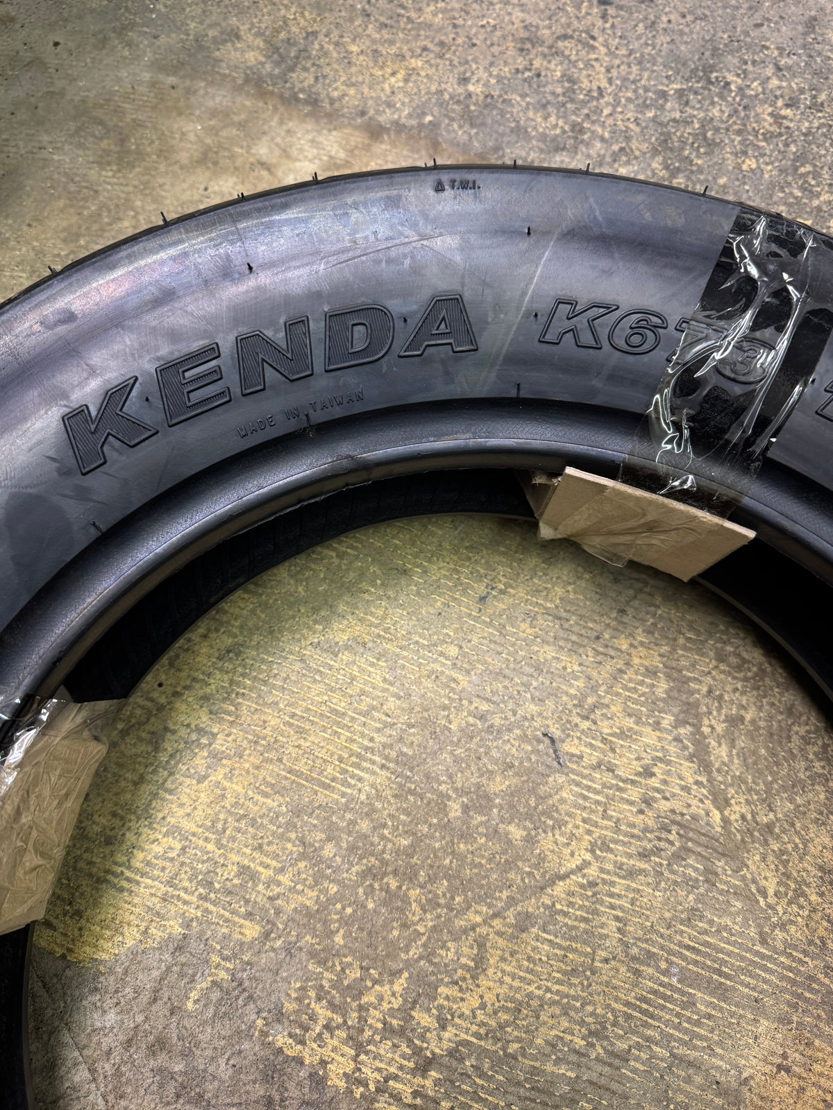 KENDA K673 KRUZ  BSW 150 90 15 74H REAR MOTORCYCLE TIRE 046731524B1