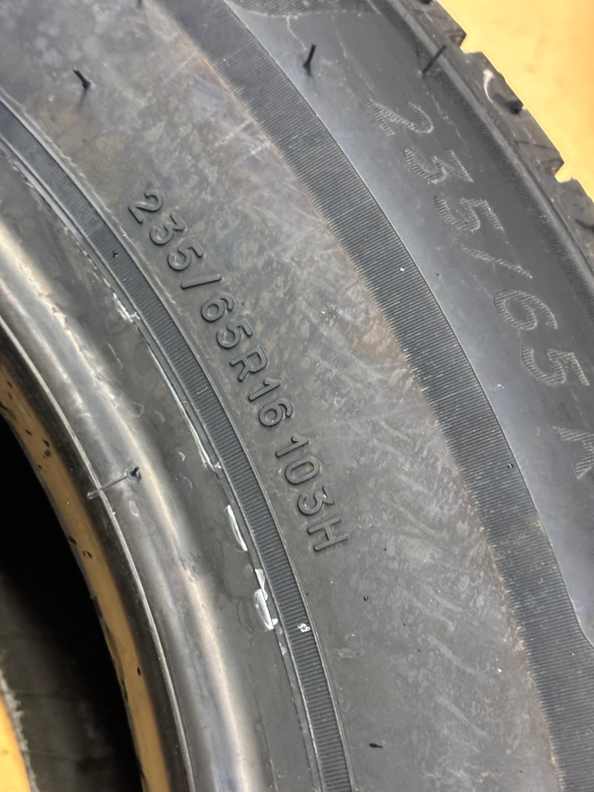 MICHELIN DEFENDER 2 P 235 65 16 103H SL ALL SEASON TIRE 18797