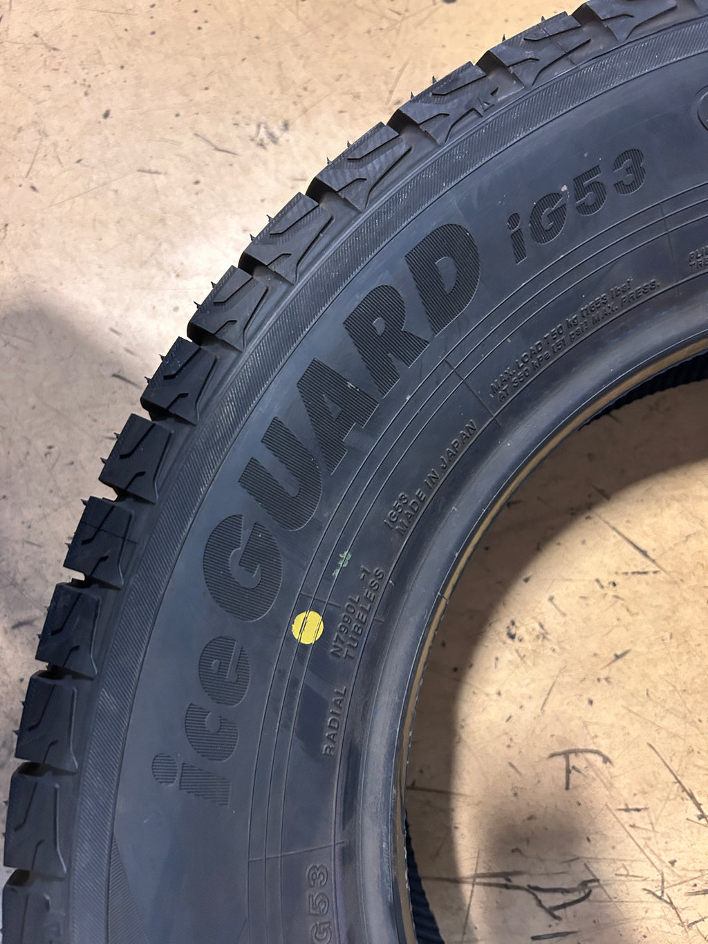 YOKOHAMA ICEGUARD IG53 BSW P 225 60 16 98T SL WINTER TIRE 110115332
