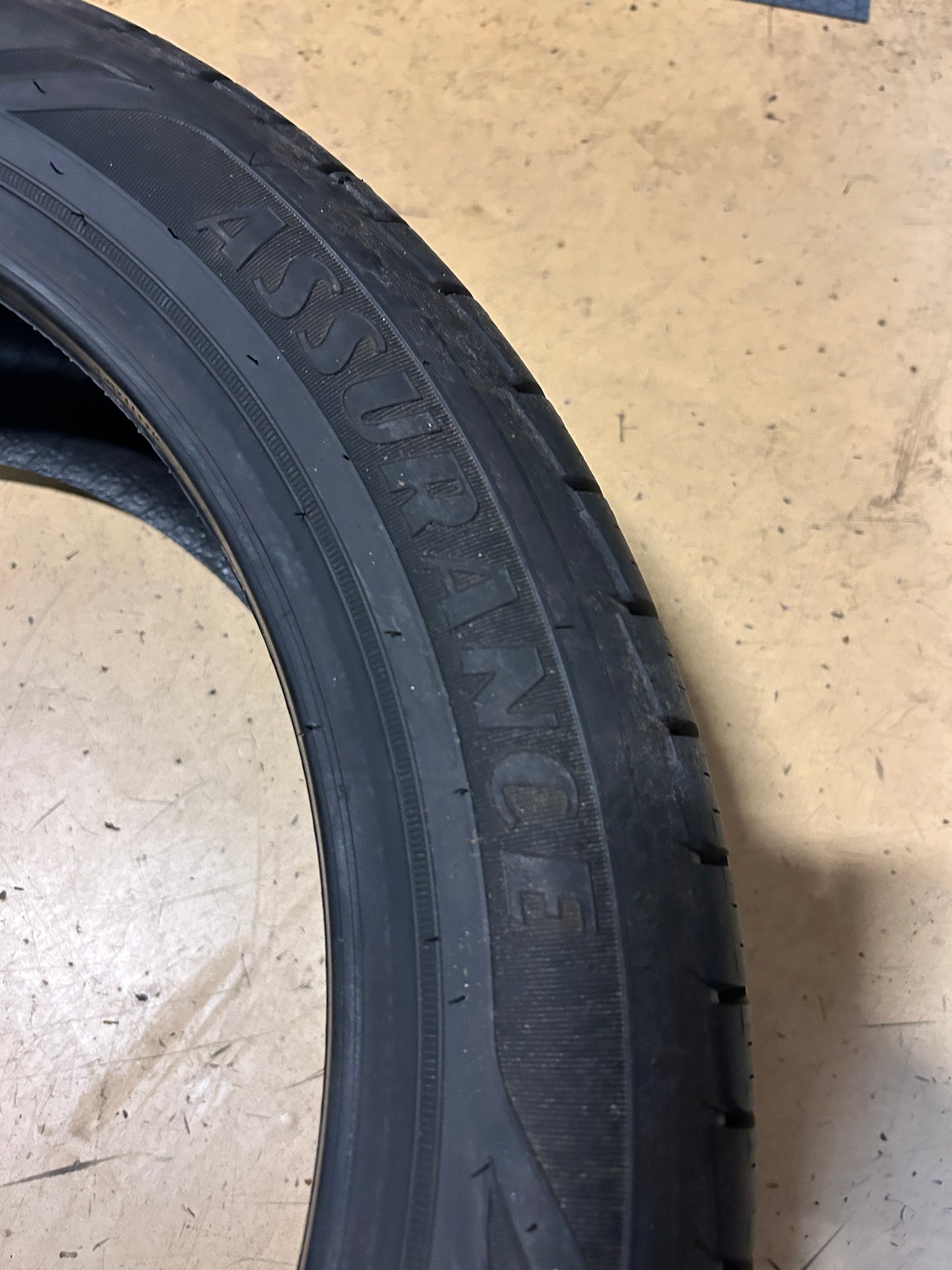 GOODYEAR ASSURANCE MAXLIFE BSW P 235 45 19 95H ALL SEASON TIRE 110931545