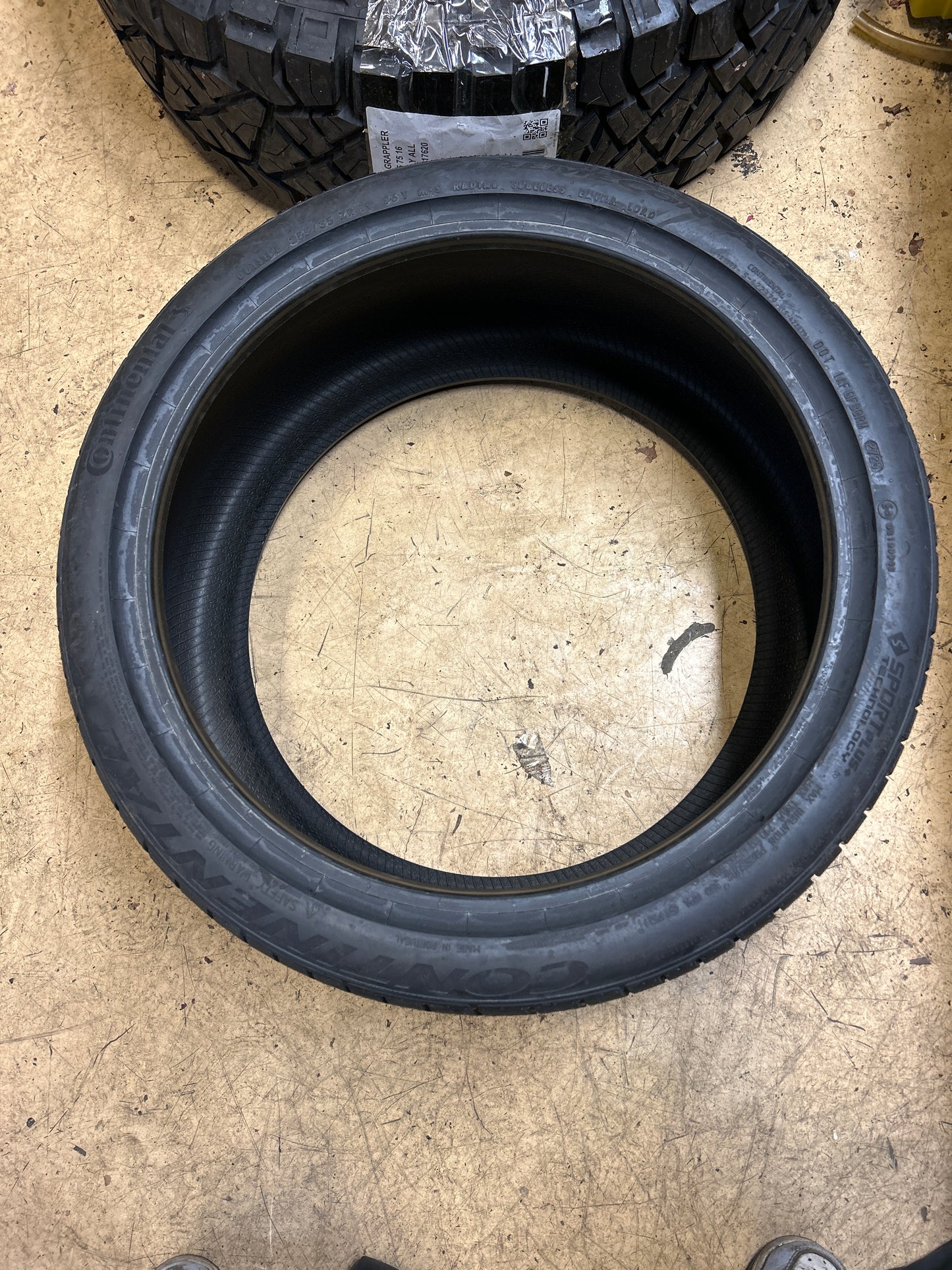 CONTINENTAL EXTREME CONTACT DWS 06 PLUS BSW P 255 35 19 96Y XL UHP TIRE 15573130000