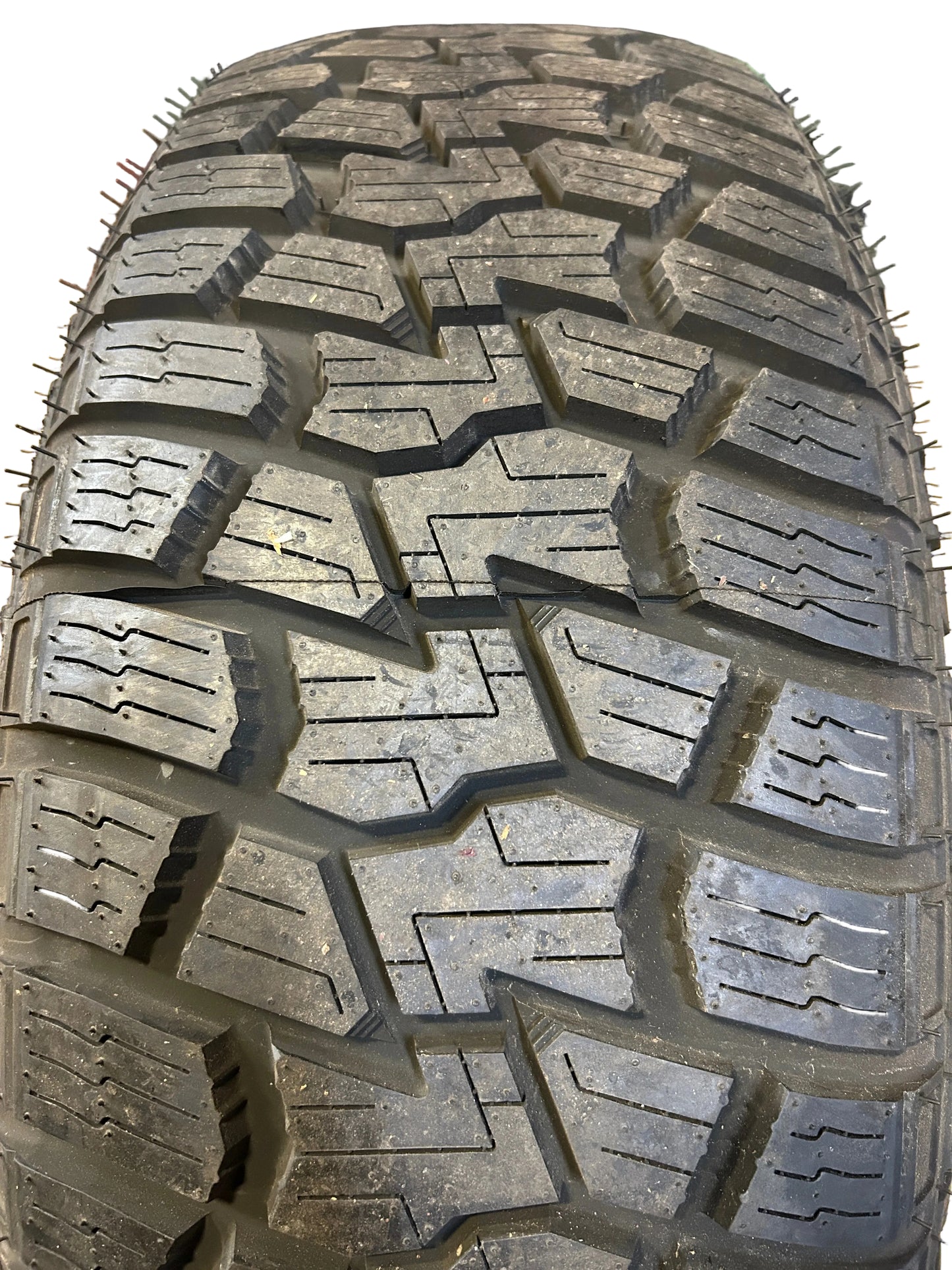 RBP REPULSOR A/T PLATEAU BSW P 275 60 20 115T ALL TERRAIN TIRE RBPSMPAT2060010