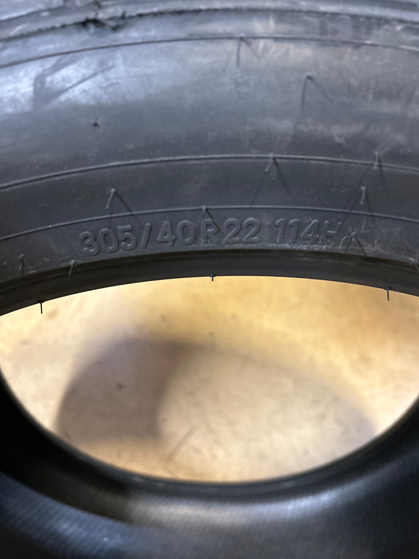NITTO NT420 BSW P 305 40 22 114H PERFORMACE TIRE 203960