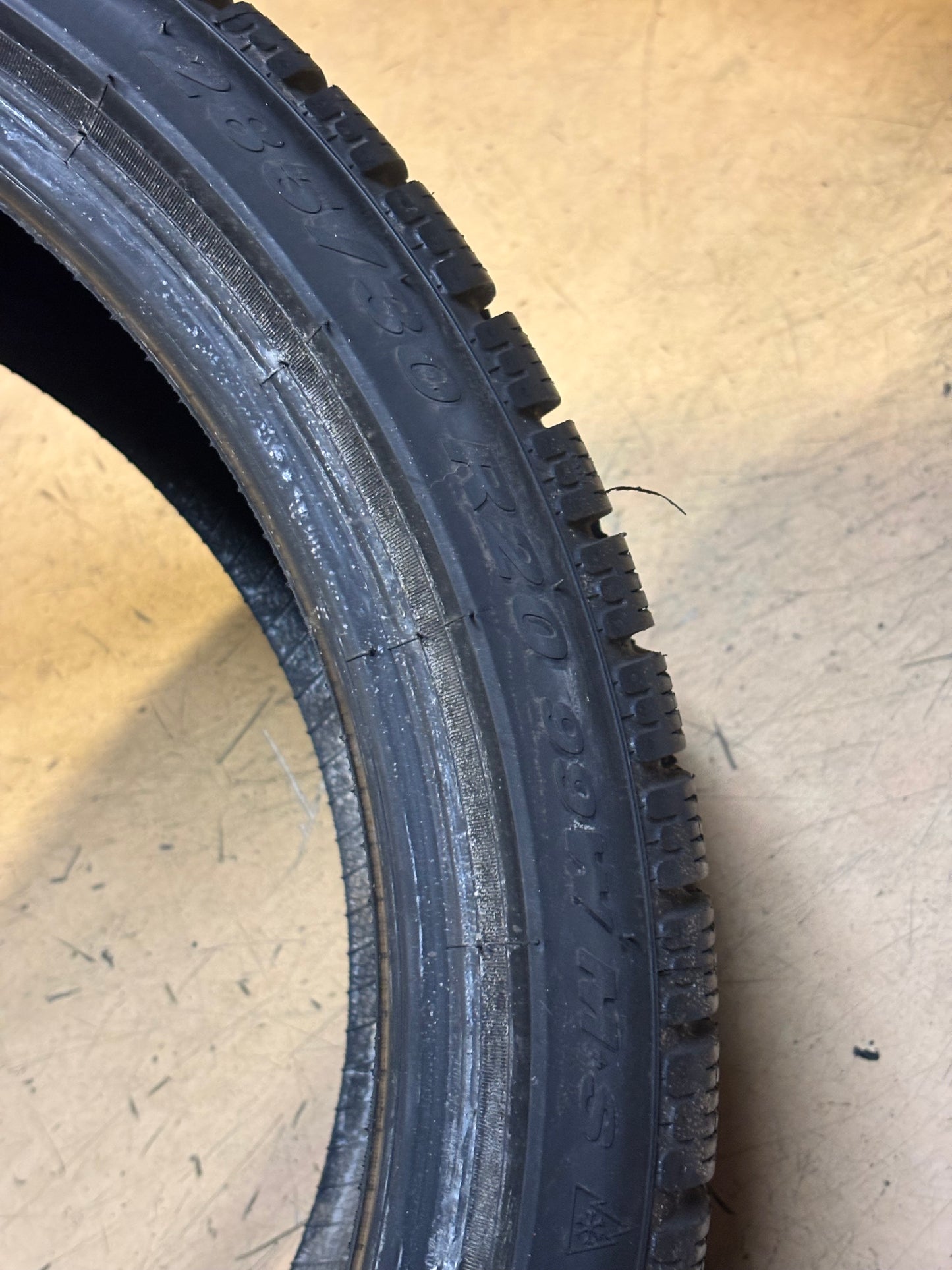 NOS PIRELLI SOTTOZERO ALP WINTER 270 SERIES II P 285 30 20 99W XL SNOW WINTER TIRE PW2702853020