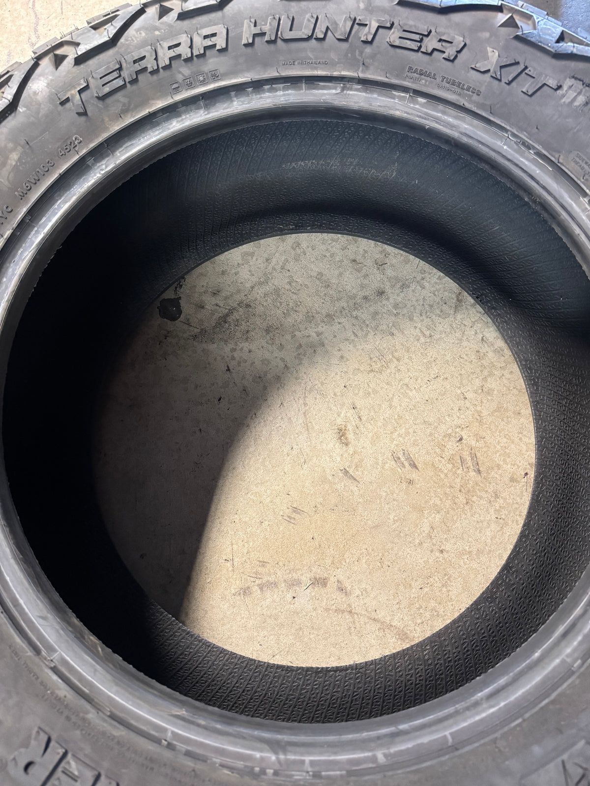 VENOM POWER TERRA HUNTER X/T BSW LT 37 13.5 22 128Q 12PLY TIRE TVPXT23