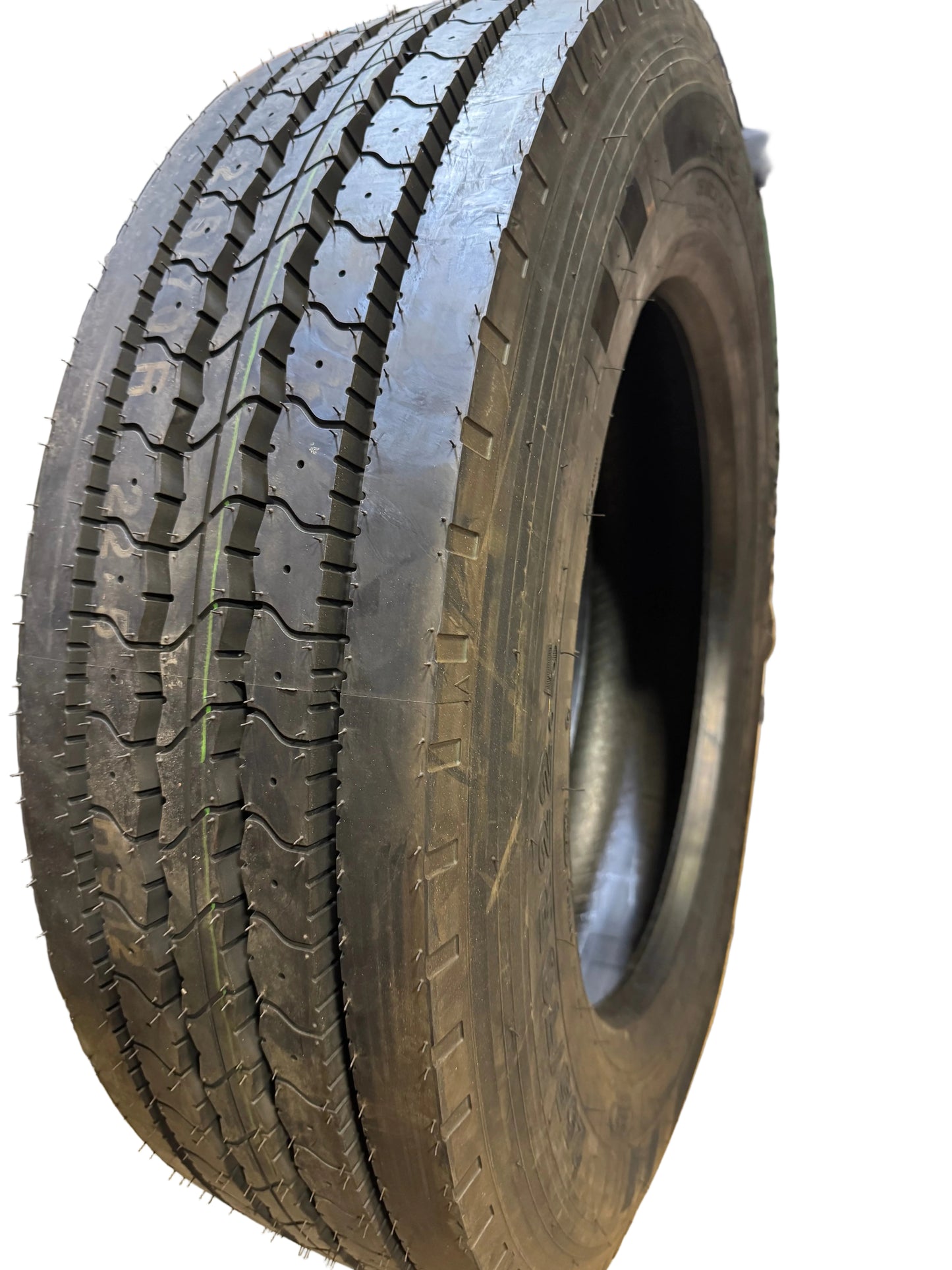 KUMHO KRS12 BSW 255 70 22.5 140/137L 16PLY STEER TIRE 2245583