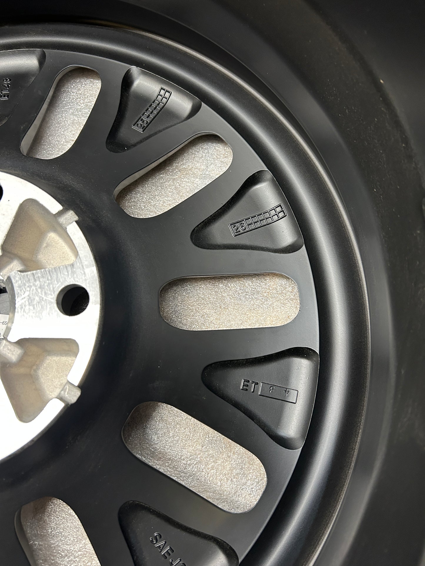 TEAM 1EV R1000 ADVENTURE 10 SPOKE 20X8.5 ET48 5X5.5 FLOW FORGED WHEELS FOR RIVIAN R1T / R1S