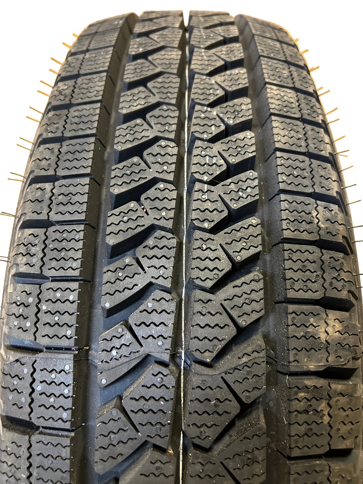 BRIDGESTONE BLIZZAK LT BSW LT 225 75 16 115/112R WINTER TIRE 000647