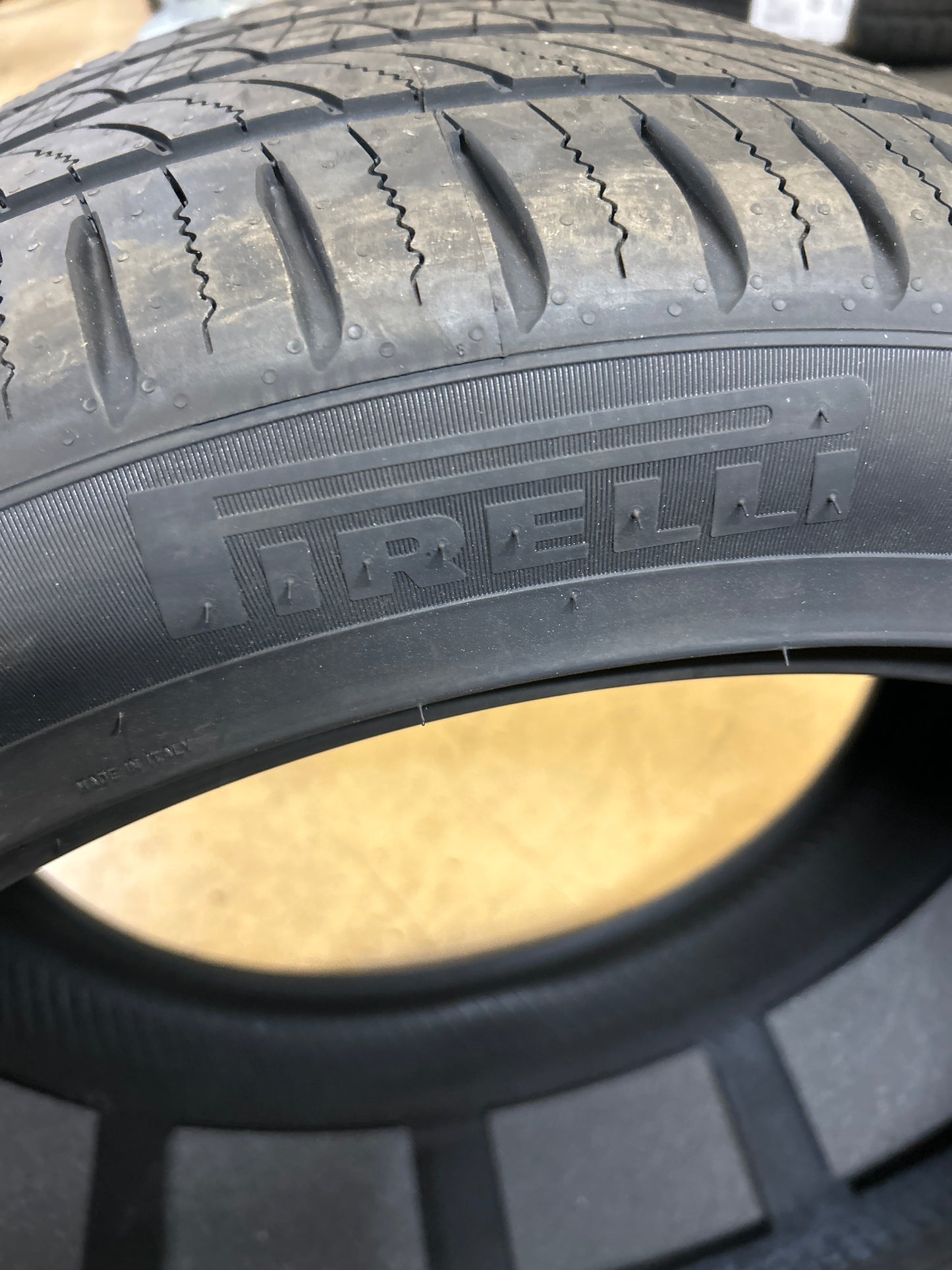 PIRELLI SCORPION ZERO BSW P 325 35 22 114Y XL ALL SEASON TIRE 4248000