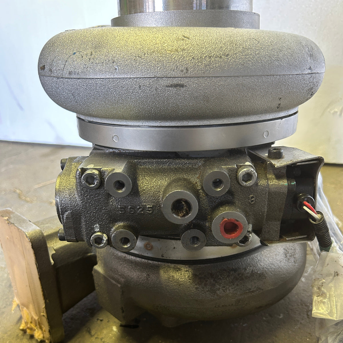 KOMATSU TURBOCHARGER PC490LC-10 EXCAVATOR R6508-12-5010 REMANUFACTURED