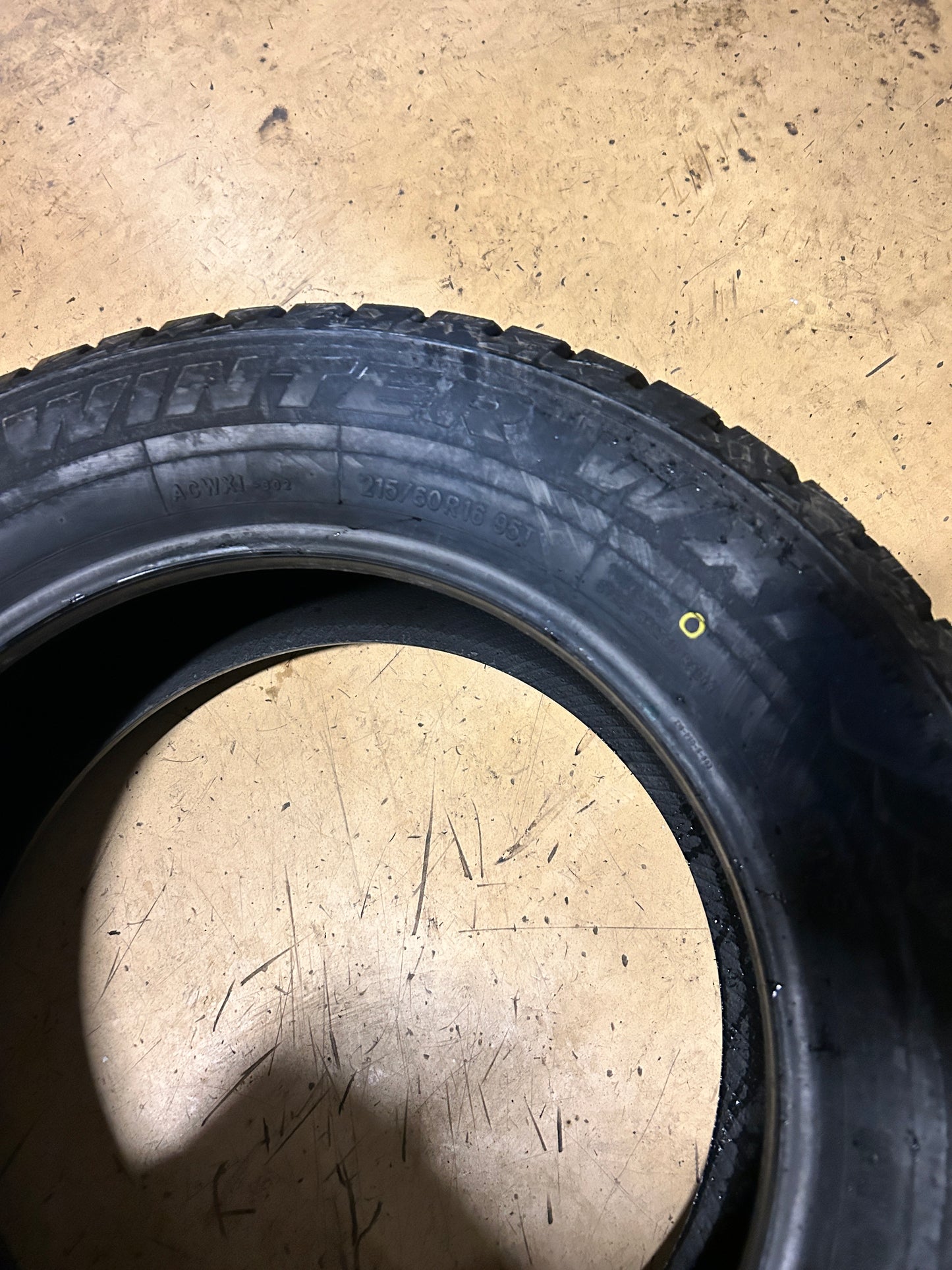 VANGUARD ARCTIC CLAW WINTER WXI BSW P 215 60 16 95T WINTER TIRE ARC48