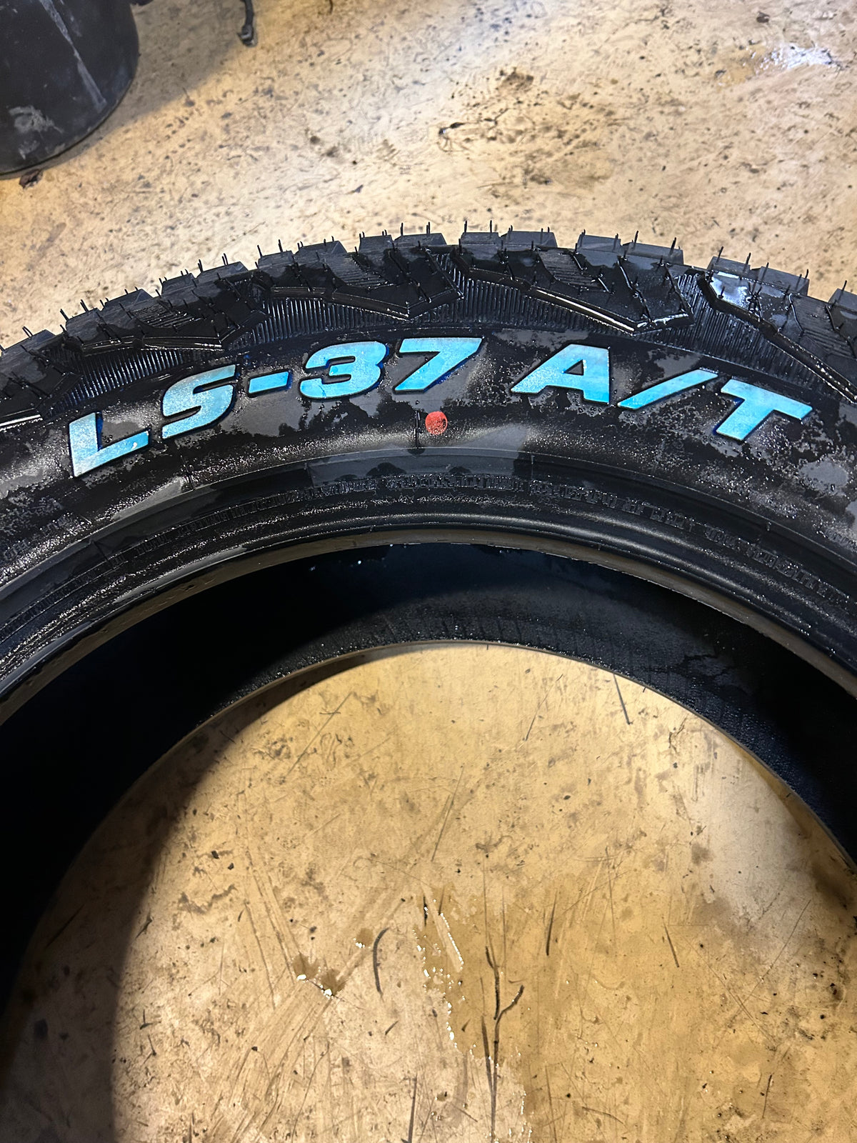 LANCASTER LS-37 A/T RWL P 275 60 20 116H XL ALL TERRAIN TIRE LC1083