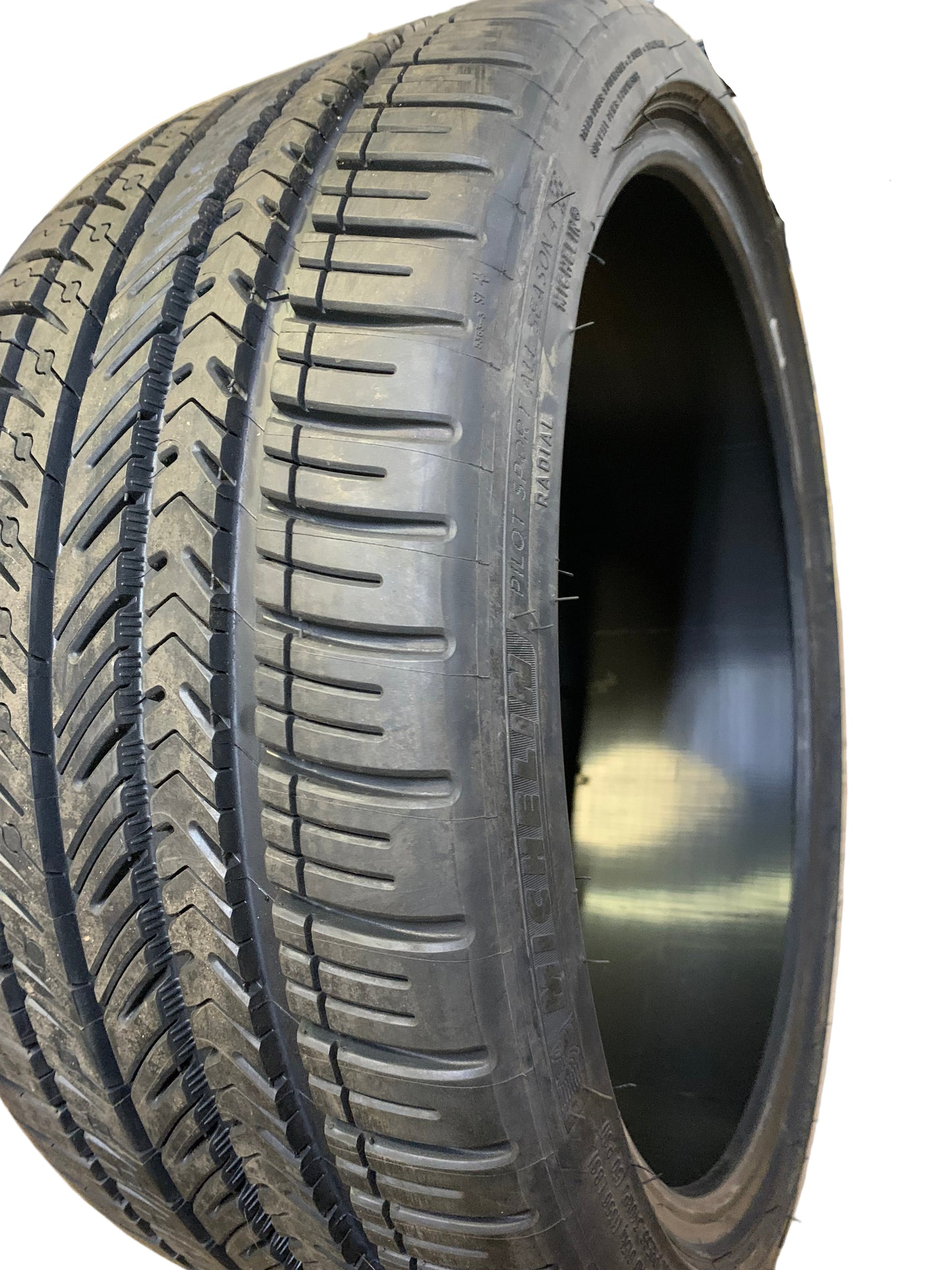 NOS MICHELIN PILOT SPORT ALL SEASON 4 BSW P 235/35ZR19 91Y XL ALL SEASON TIRE 61492