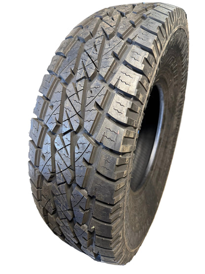 NOS PRO COMP A/T SPORT BSW LT 37 12.5 17 124Q 8PLY ALL TERRAIN TIRE 43712517