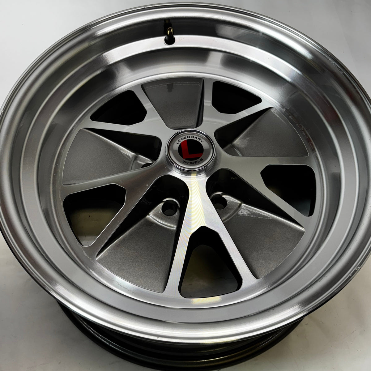 LEGENDARY WHEEL CO. STYLED ALLOY WHEEL 17"X8" CHARCOAL/MACHINED 5X114.3 ET7.4