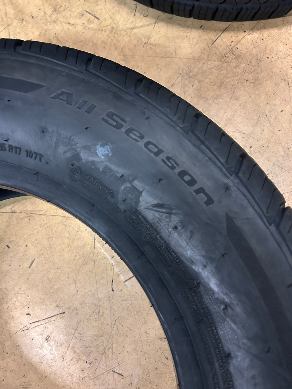 BFGOODRICH ADVANTAGE CONTROL BSW P 245 65 17 107T ALL SEASON TIRE 29387