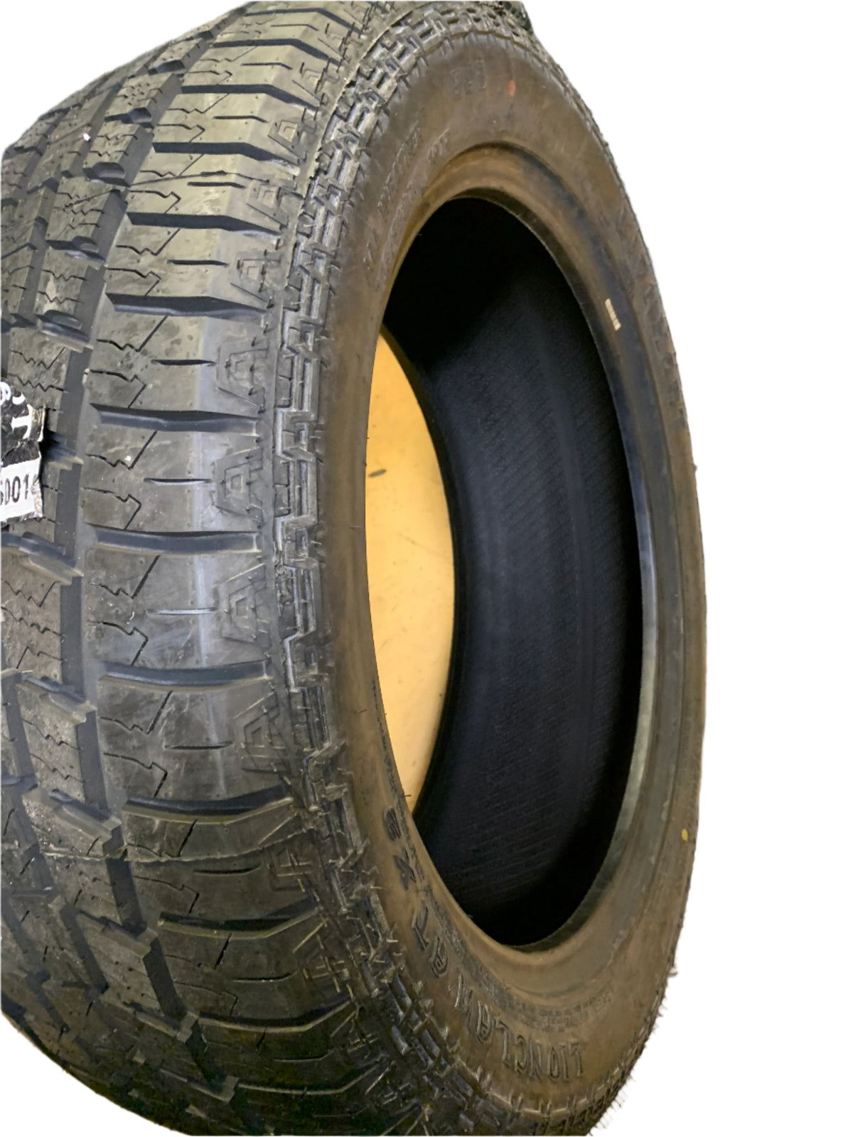 NOS LIONHART LIONCLAW ATX2 P 265 50 20 107T HIGHWAY TERRAIN TIRE LHSTATX2050010
