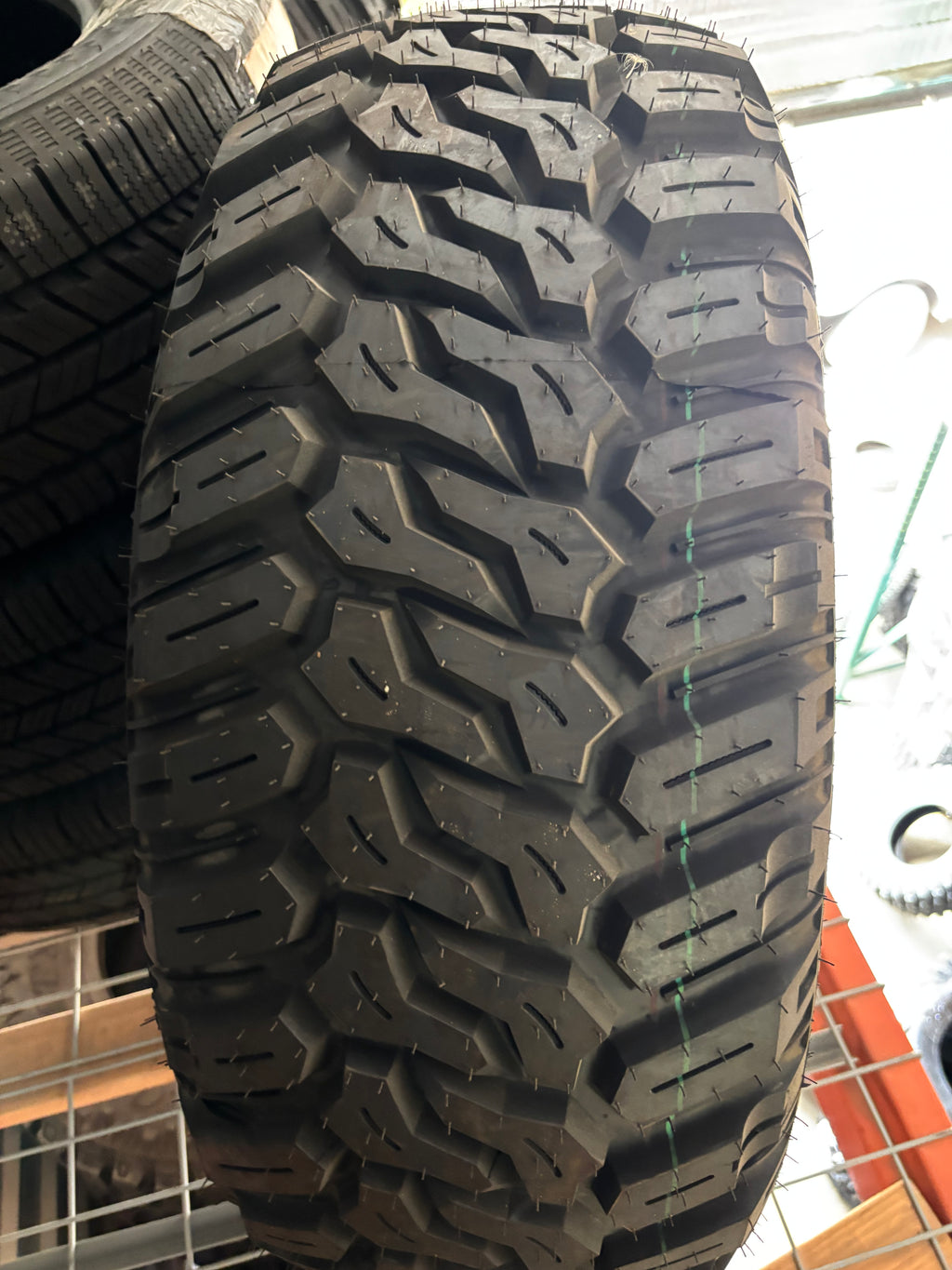 MAXTREK MUD TRAC LT 305 70 16 118/115Q LRD 8 PLY BSW MUD TERRAIN TIRE MH3020