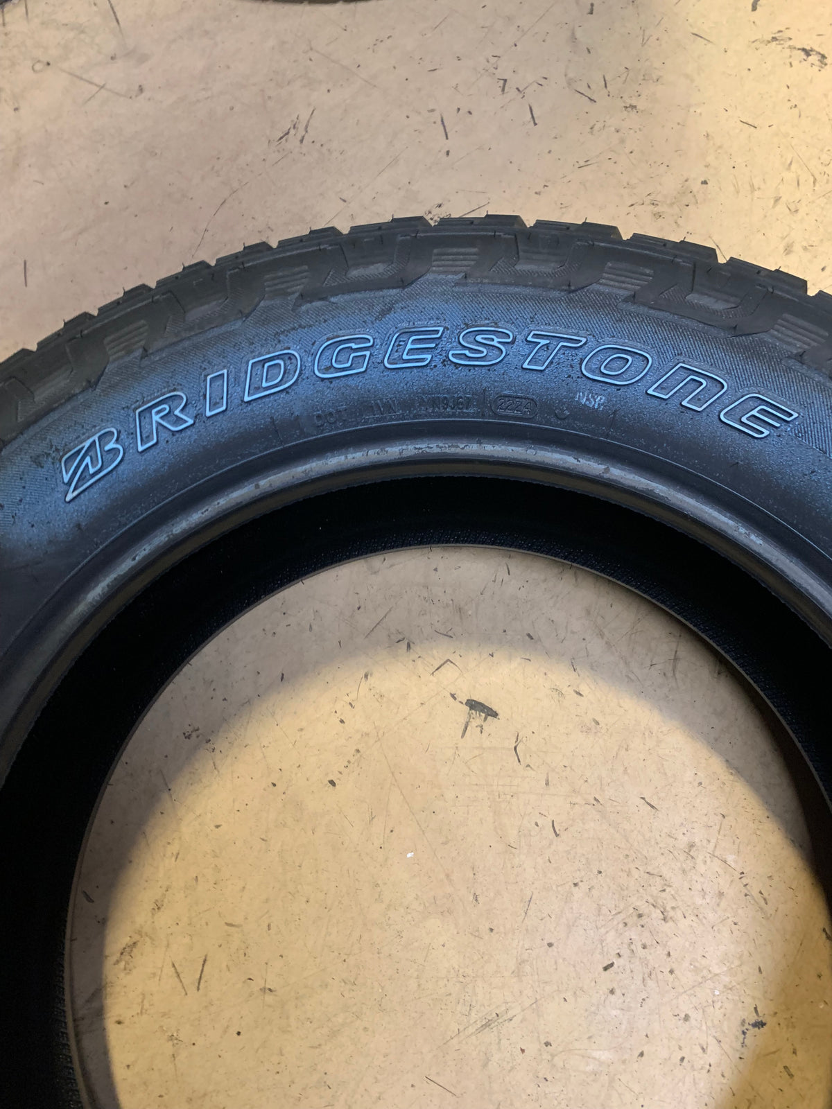 2 BRIDGESTONE DUELER A/T REVO 3 OWL P 275 60 20 114T SL ALL TERRAIN TIRE 000052