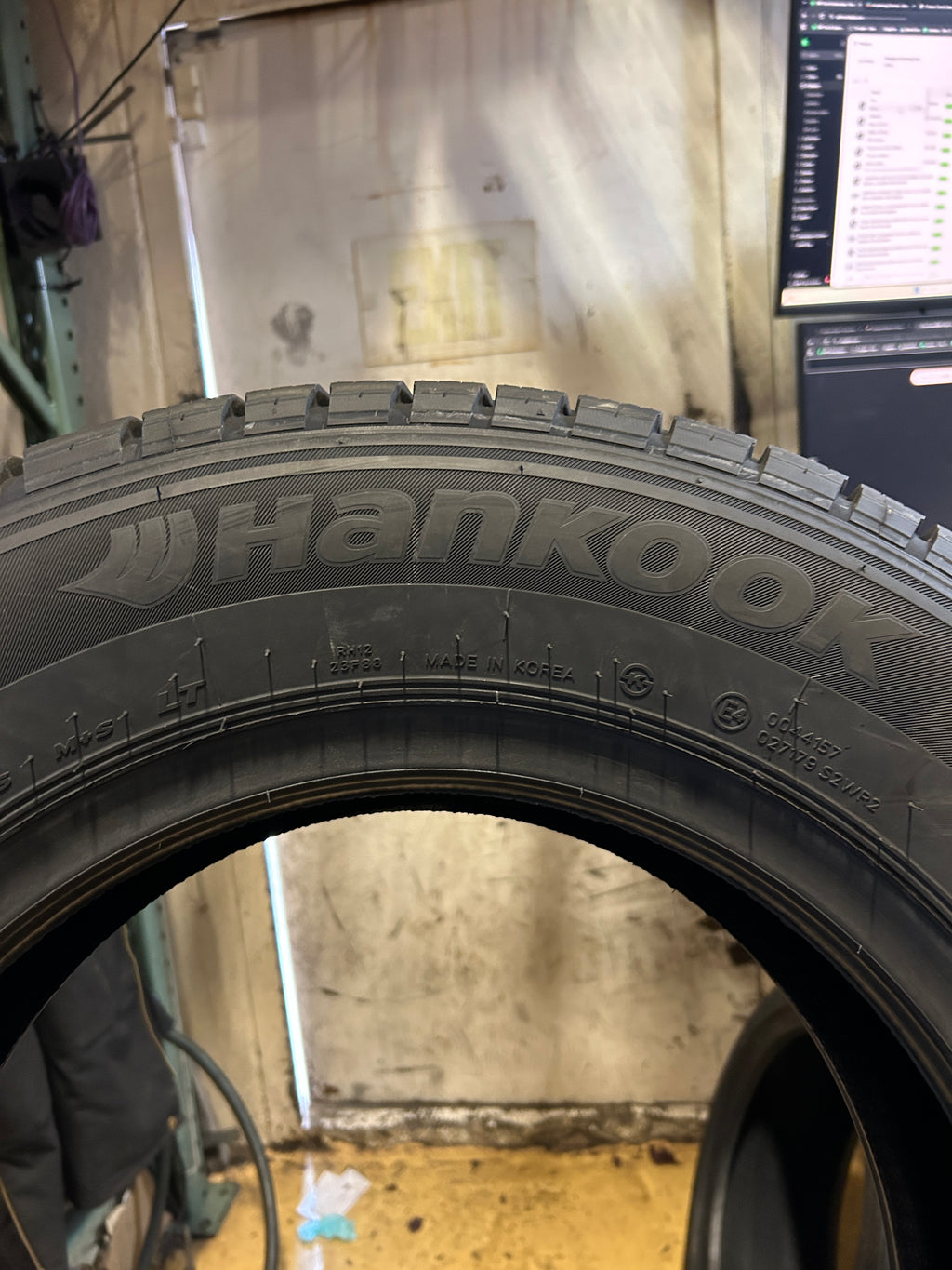HANKOOK DYNAPRO HT BSW P 205 75 16C 113/111R 10PLY HIGHWAY TIRE 2020826
