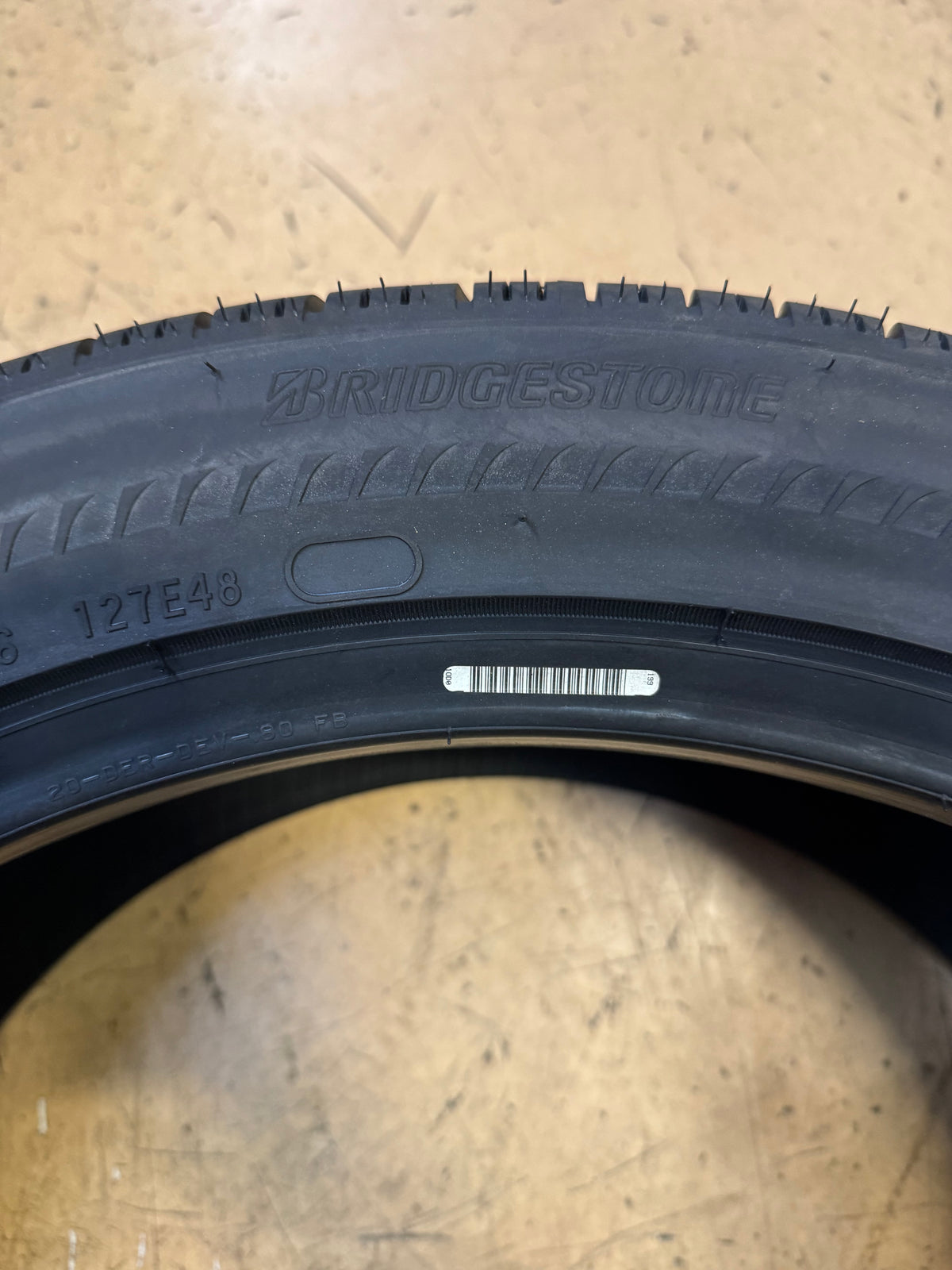 BRIDGESTONE DRIVEGUARD PLUS BSW P 255 45 20 105W TOURING TIRE 020053