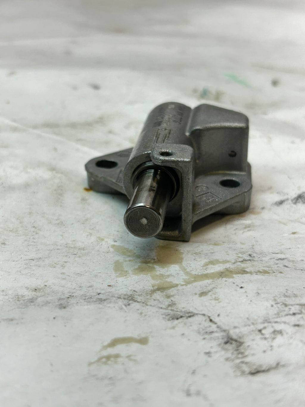 USED PORSCHE ENGINE TIMING CHAIN TENSIONER PAB109217