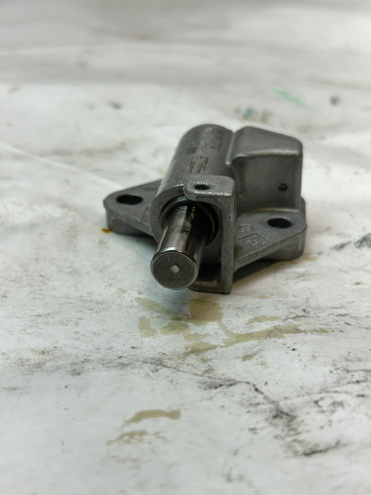 USED PORSCHE ENGINE TIMING CHAIN TENSIONER PAB109217