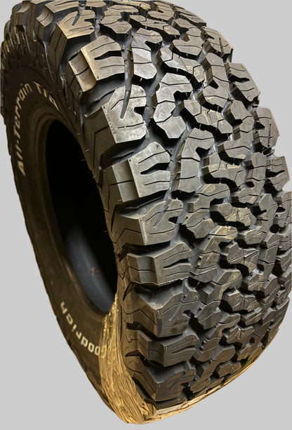 2 BFGOODRICH ALL TERRAIN T/A KO2 RWL LT 265 70 16 121/118S LRE 10 PLY TIRES 62023