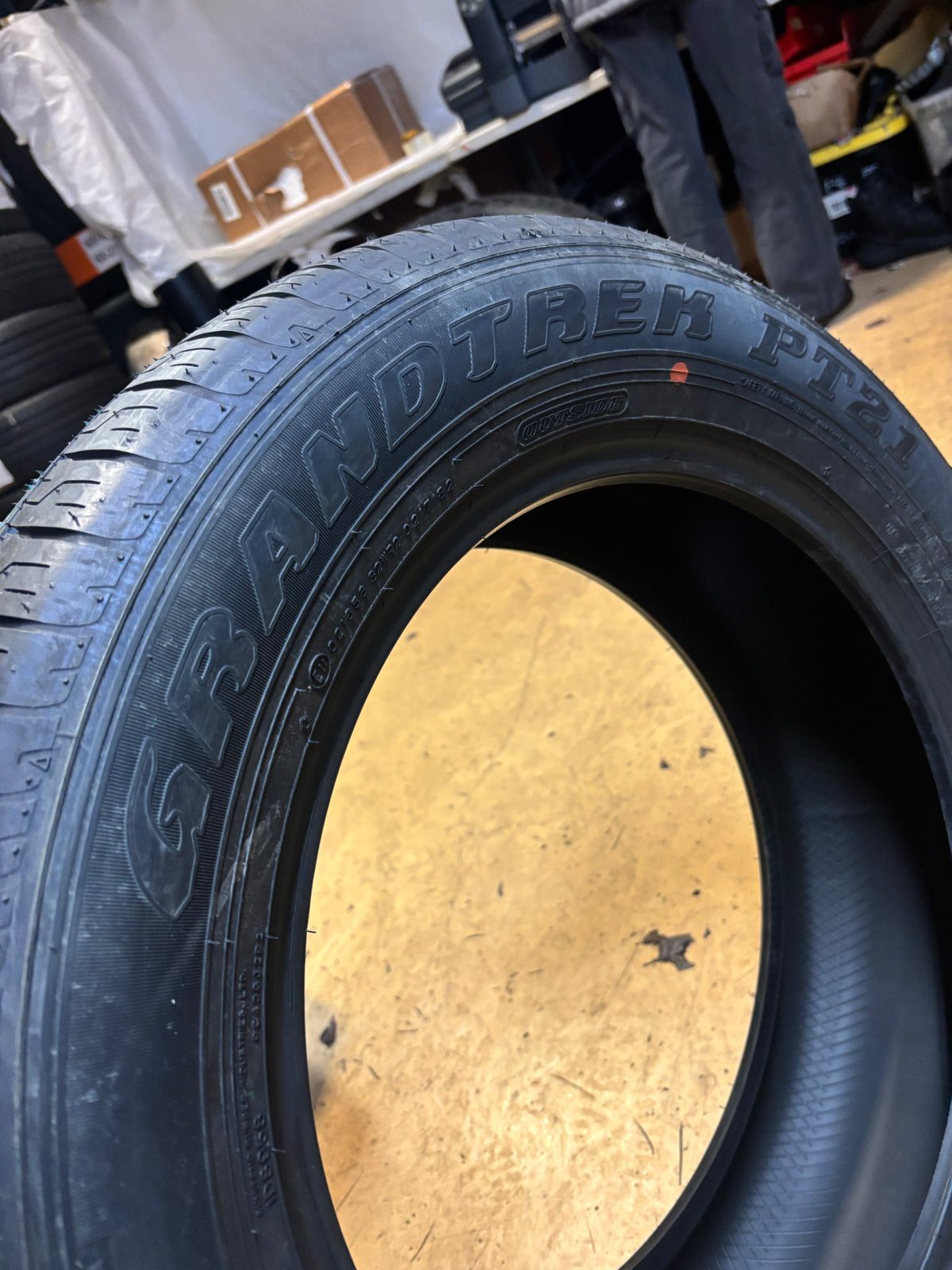 DUNLOP GRANDTREK PT21 P 235 60 18 103H SL ALL SEASON TIRE 29016802