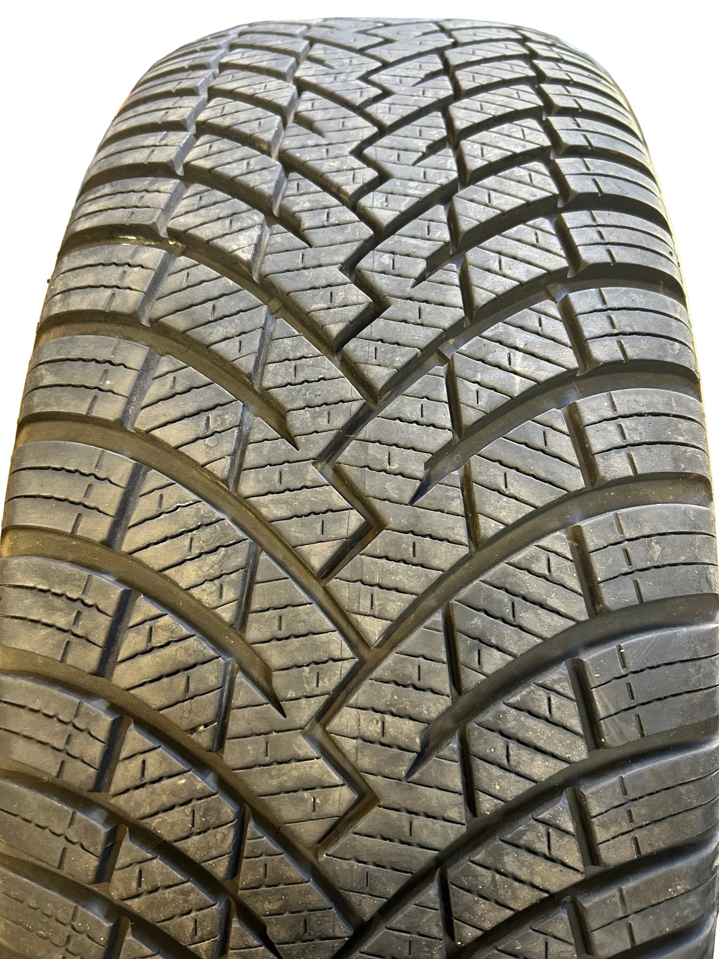 USED 10/32" PIRELLI SCORPION WEATHERACTIVE BSW P 245/60R18 105V TIRE 4162900