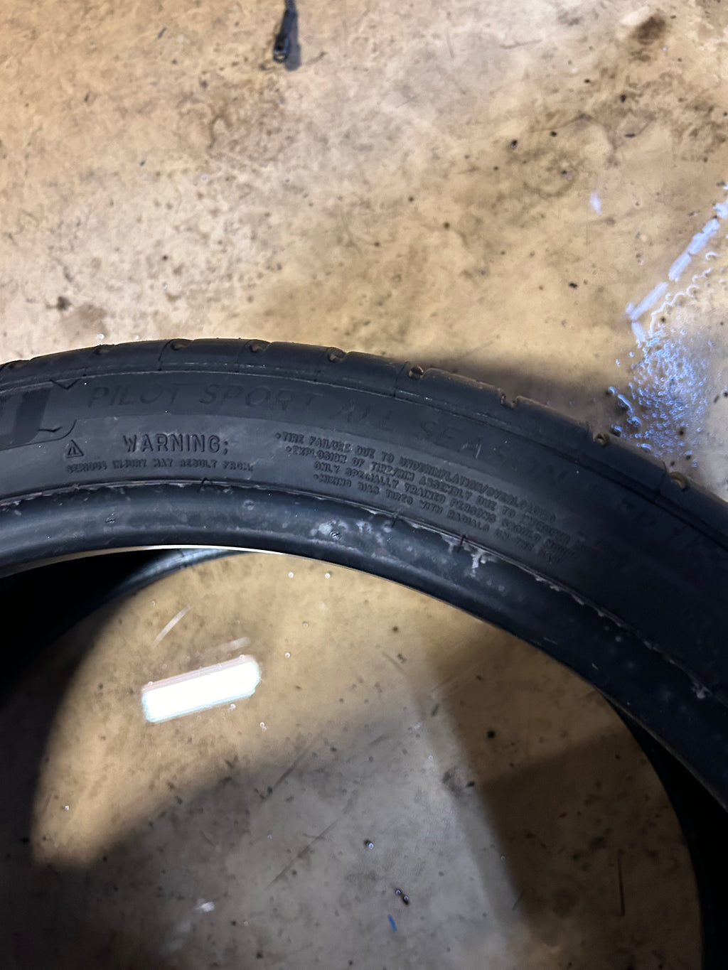 MICHELIN PILOT SPORT ALL SEASON 4 RUNFLAT BSW P 245 35 19 89Y UHP TIRE 25339