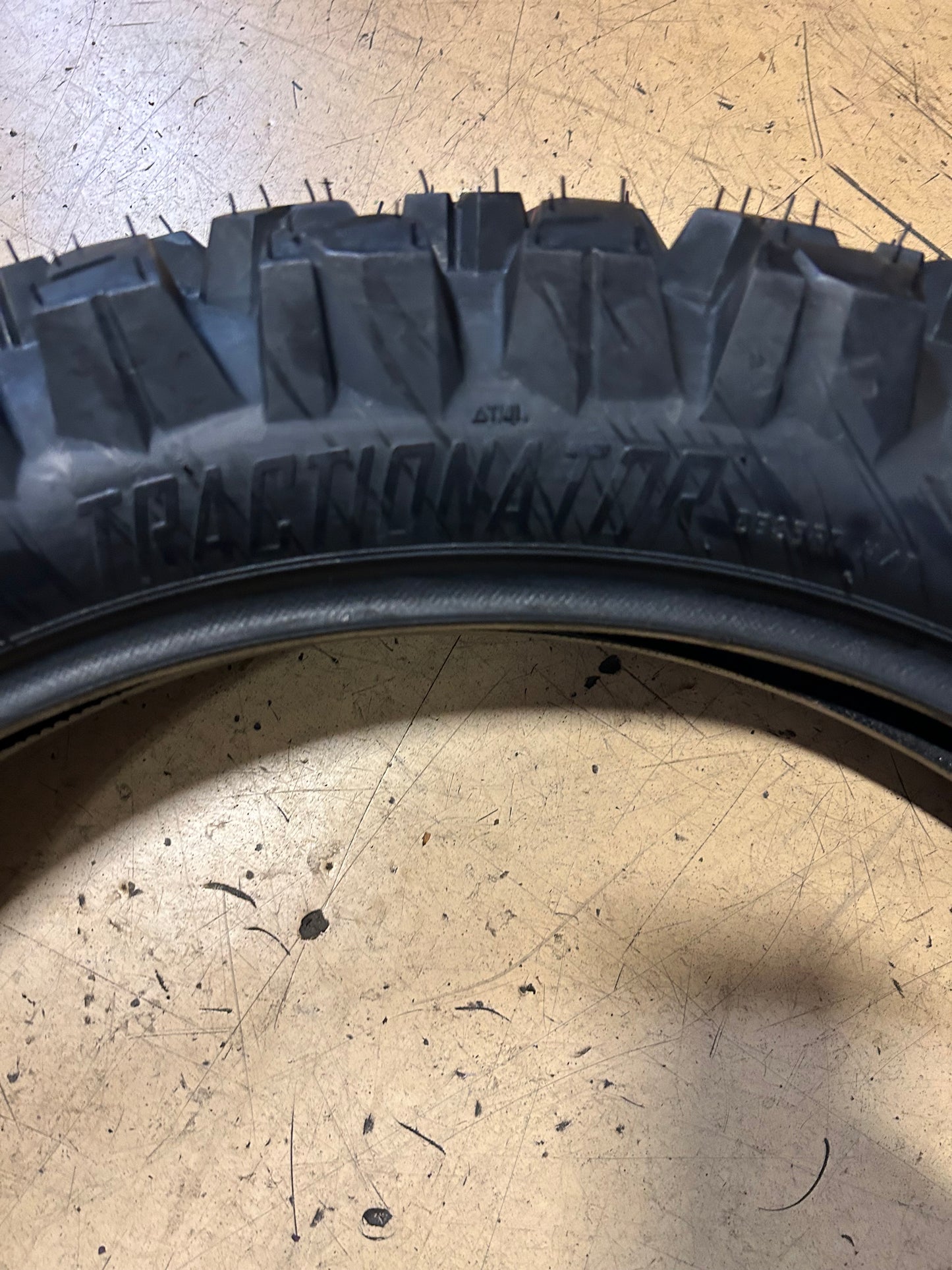 MOTOZ TRACTIONATOR BSW 140 80 18 70M REAR DIRT BIKE TIRE 0914008018
