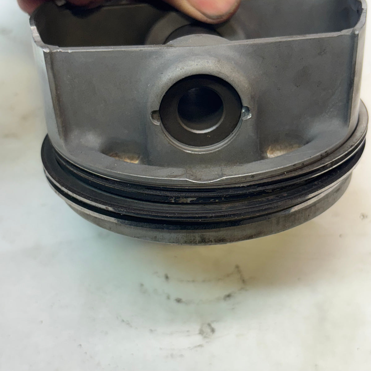 2 USED GENUINE PORSCHE 964 3.6L PISTONS, CYLINDERS, PINS, RINGS 95ZN6 ++++