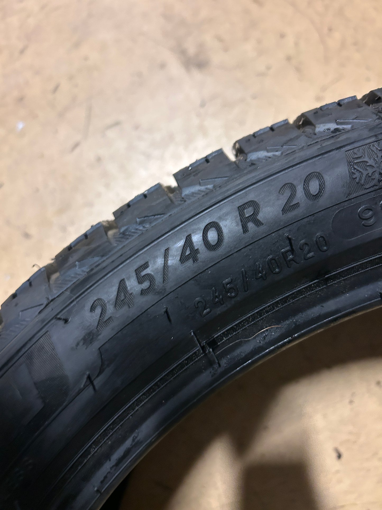 2 MICHELIN X-ICE SNOW BSW P 245 40 20 99H XL WINTER TIRE 81241