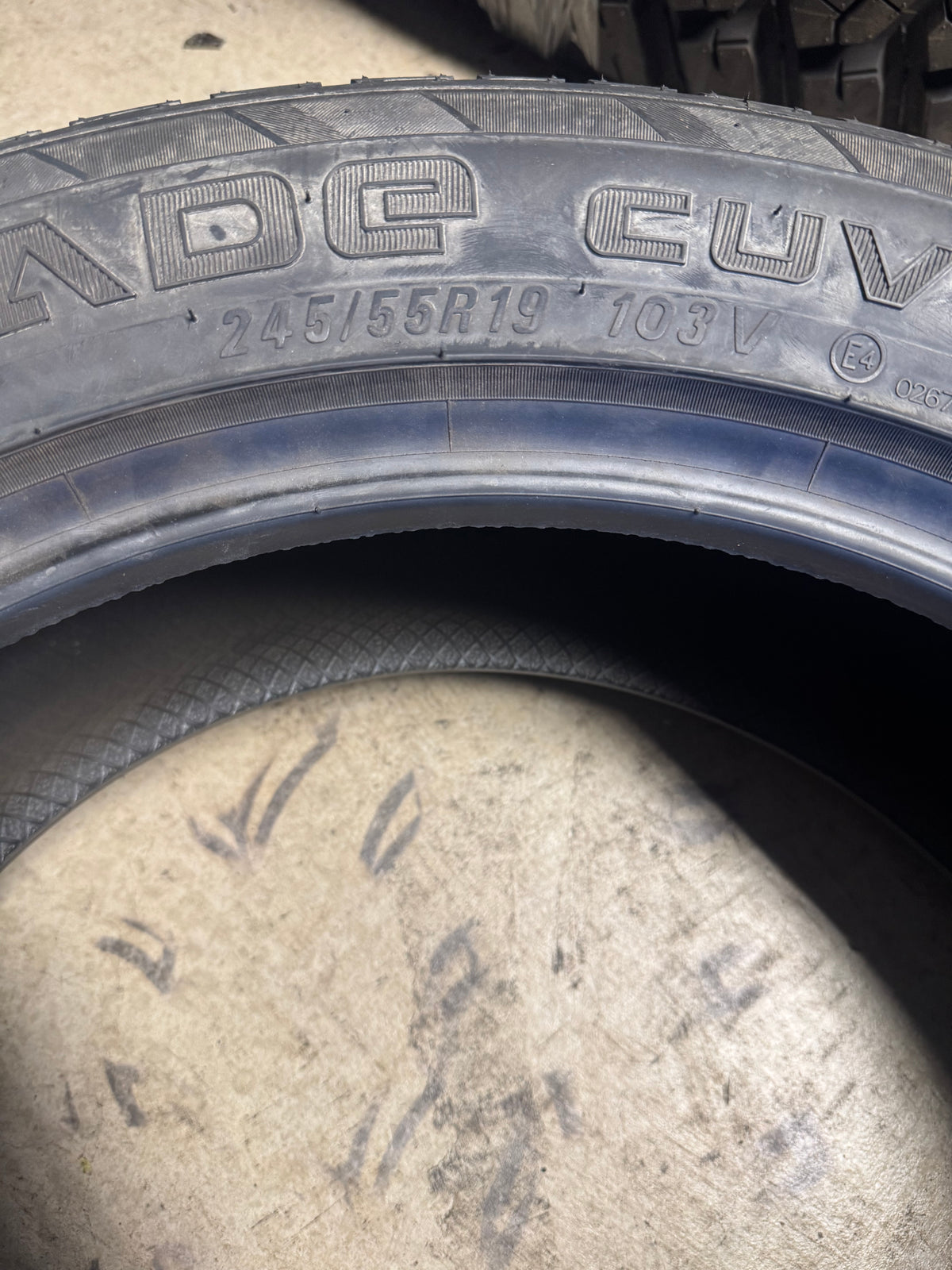 NOS MAXXIS ESCAPADE CUV BSW P 245 55 19 103V UHP ALL SEASON TIRE TP00628100
