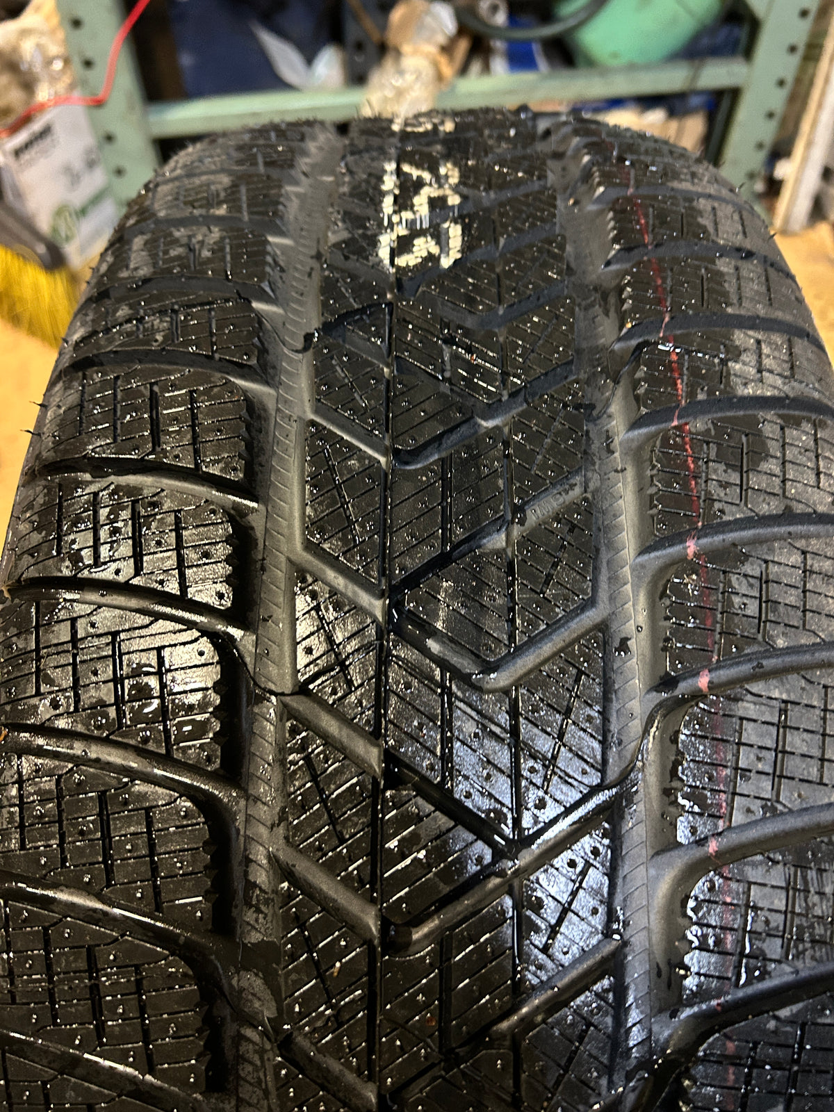 PIRELLI  SCORPION WINTER BSW P 255 45 20 105V XL WINTER TIRE 2804800