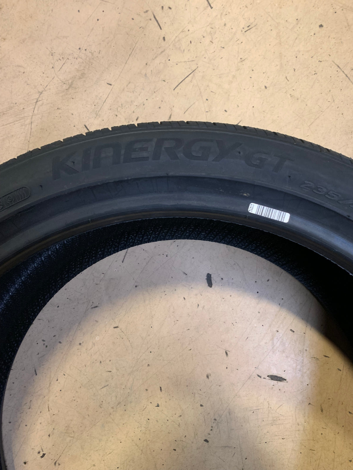 HANKOOK KINERGY GT BSW P 235 40 19 92V ALL SEASON TIRE 1018940