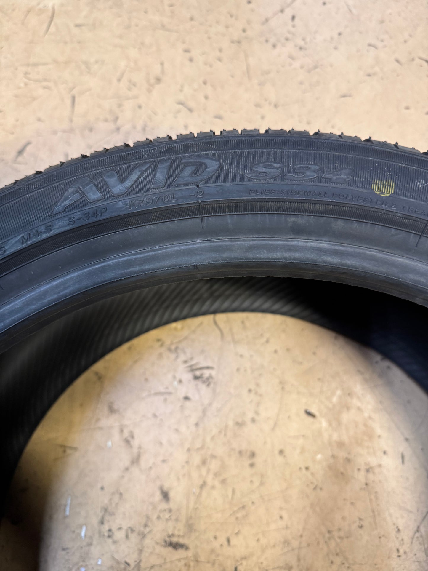 2 NOS YOKOHAMA AVID ASCEND S34P BSW P 225 40 18 88V ALL SEASON TIRE 110133601