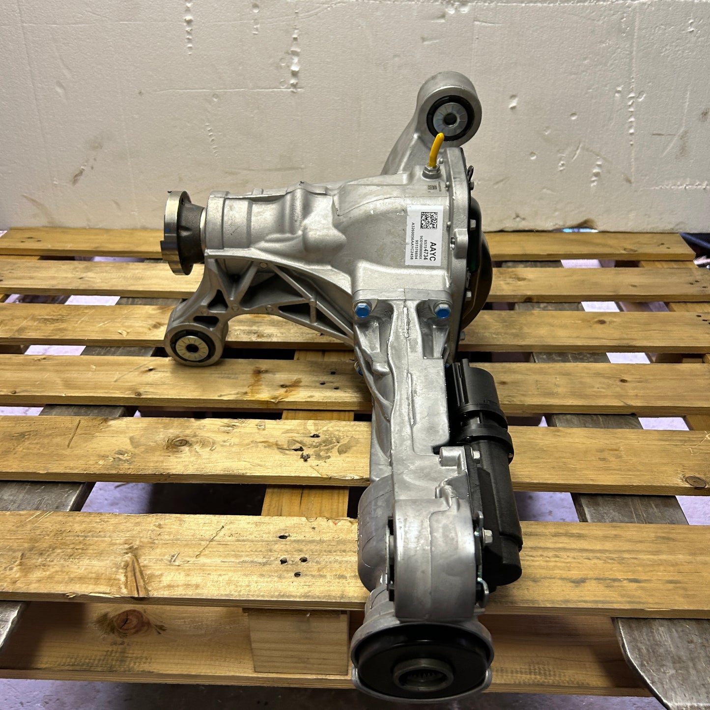 23-25 CHEVY TAHOE FRONT AXLE DIFFERENTIAL CARRIER