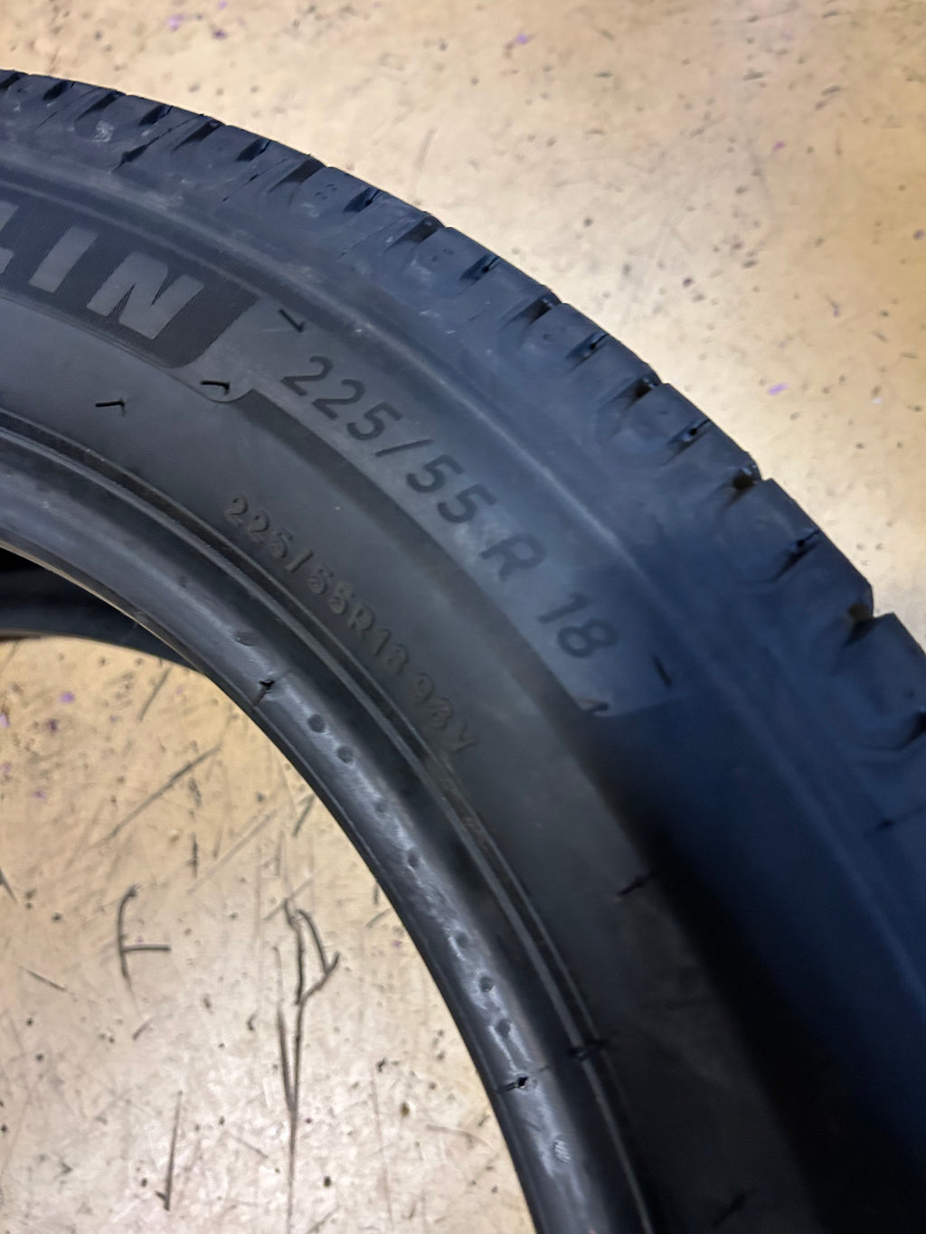 MICHELIN DEFENDER 2 BSW P 225 55 18 98V ALL SEASON TIRE 22800