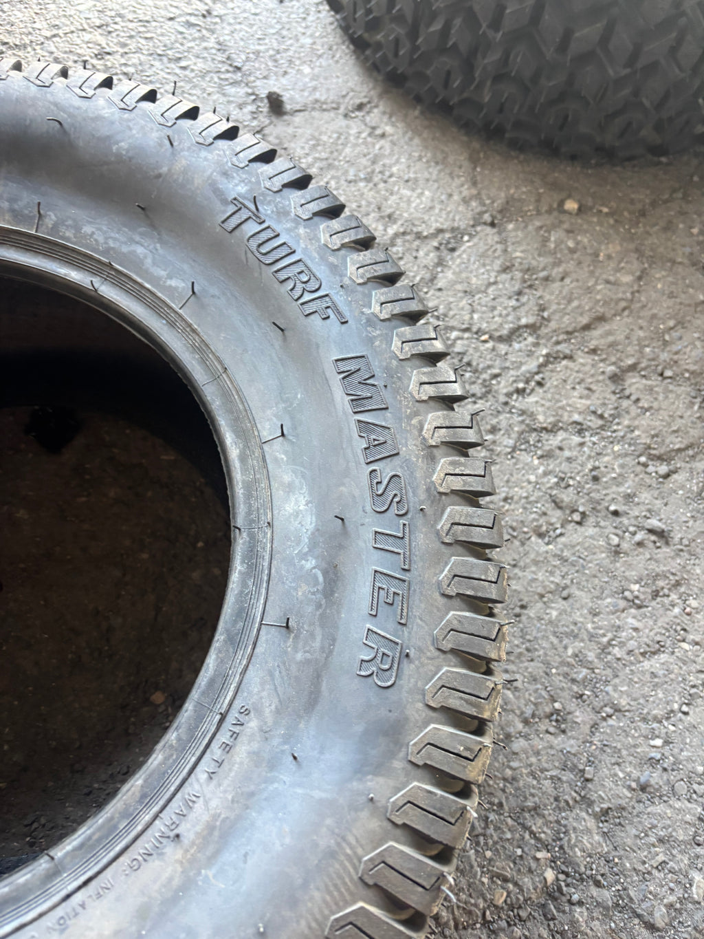 CARLISLE TURF MASTER BSW  24X9.50-12 NHS 4PLY LAWN TIRE 12524