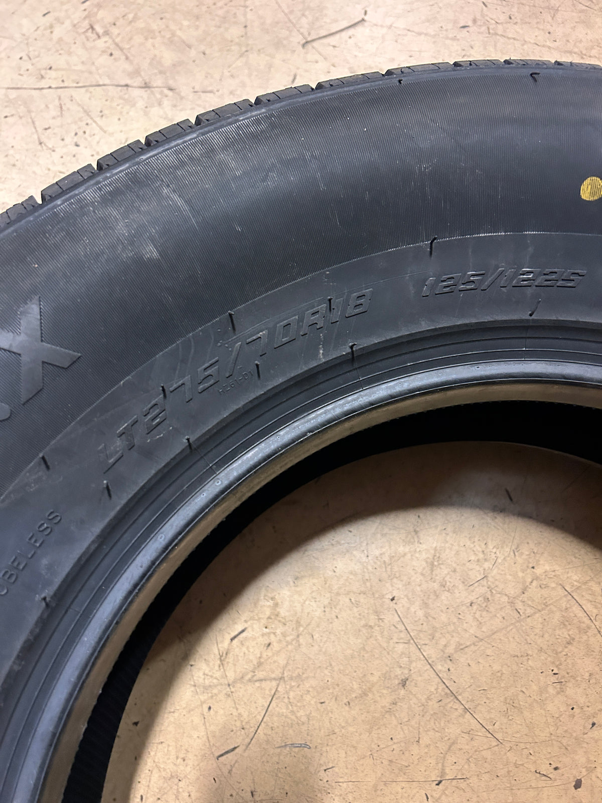 2 SUPERMAX HT-1 BSW LT 275 70 18 125/122S 10PLY HIGHWAY TIRE LTR1803HTKD