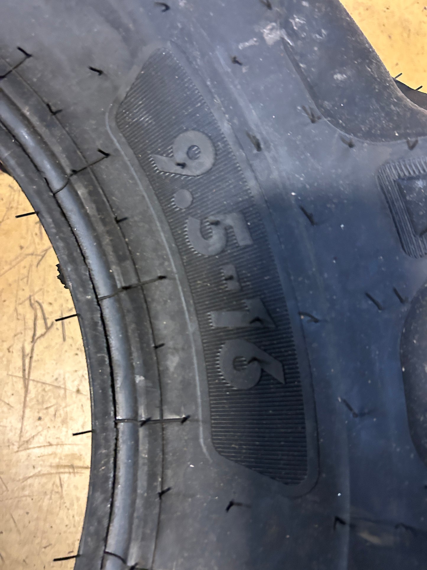 CEAT FARMAX R1 BSW  9.5 16 12PLY TRACTOR TIRE 113077
