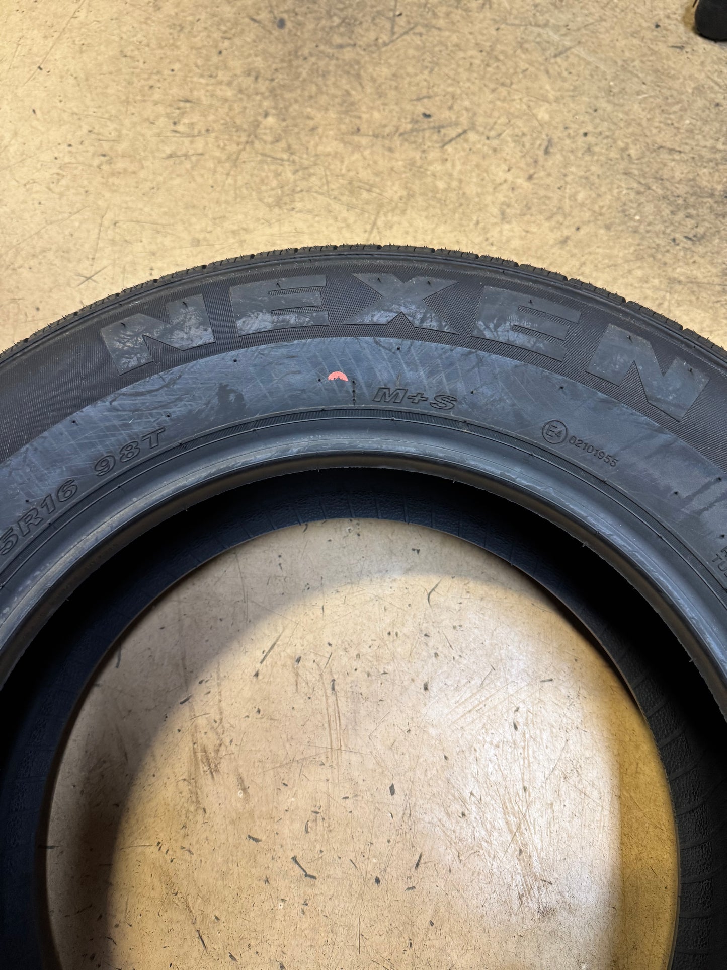 NOS NEXEN NPRIZ AH5 BSW P 215 65 17 98T ALL SEASON TIRE 15143NXK
