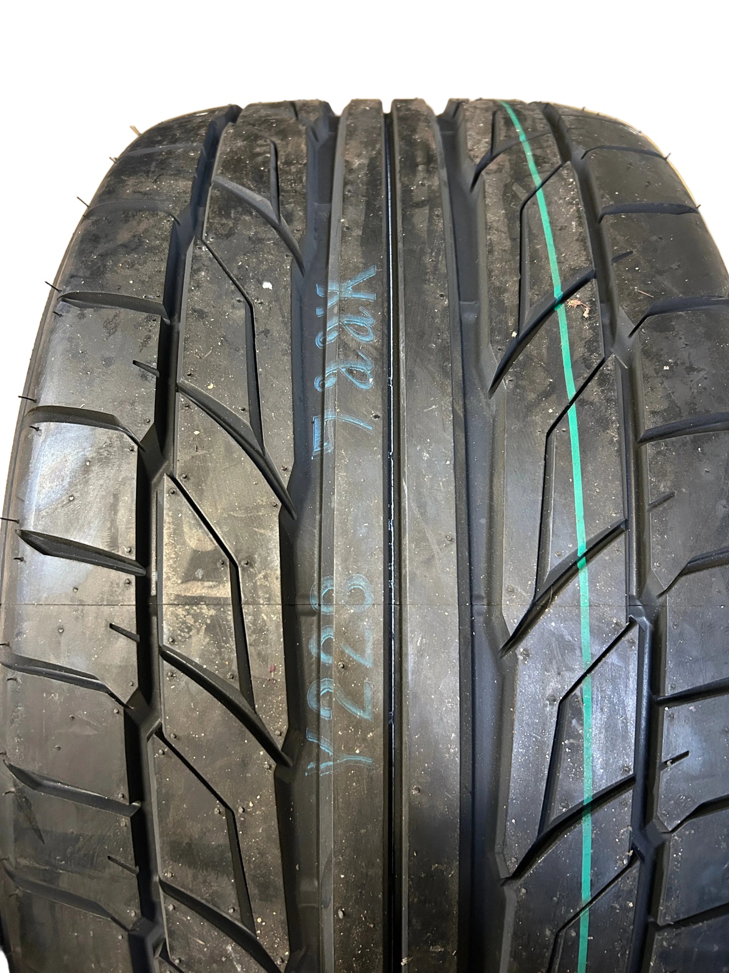 NITTO NT555 G2 BSW P 285 40 18 105W XL UHP TIRE 211330