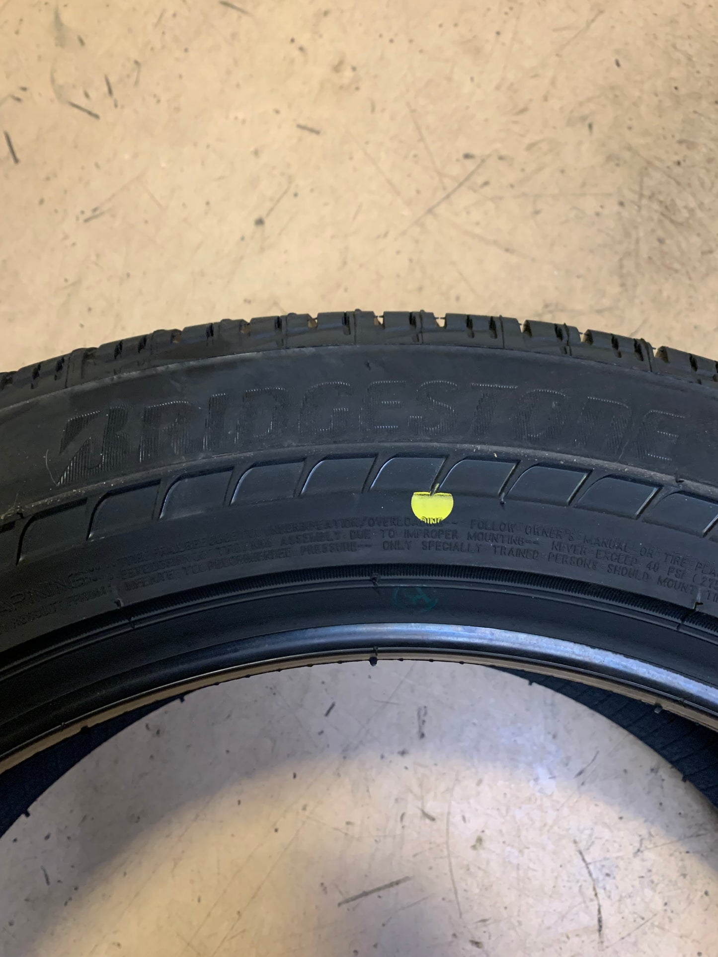 2 BRIDGESTONE DRIVEGUARD PLUS BSW P 235 55 19 105V XL TOURING TIRE 013336