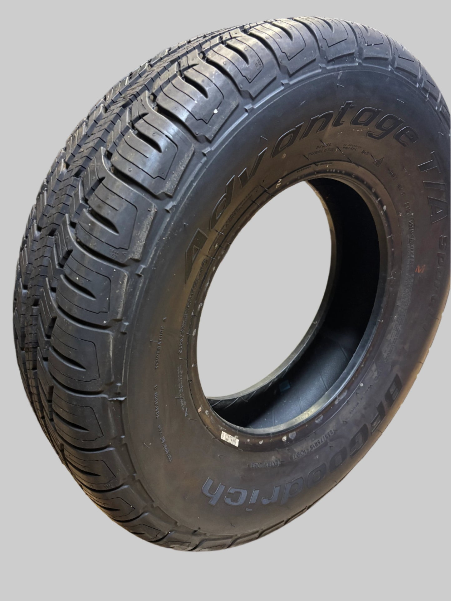 BFGOODRICH ADVANTAGE T/A SPORT LT P 235 75 15 109T XL ALL SEASON TIRE 84087